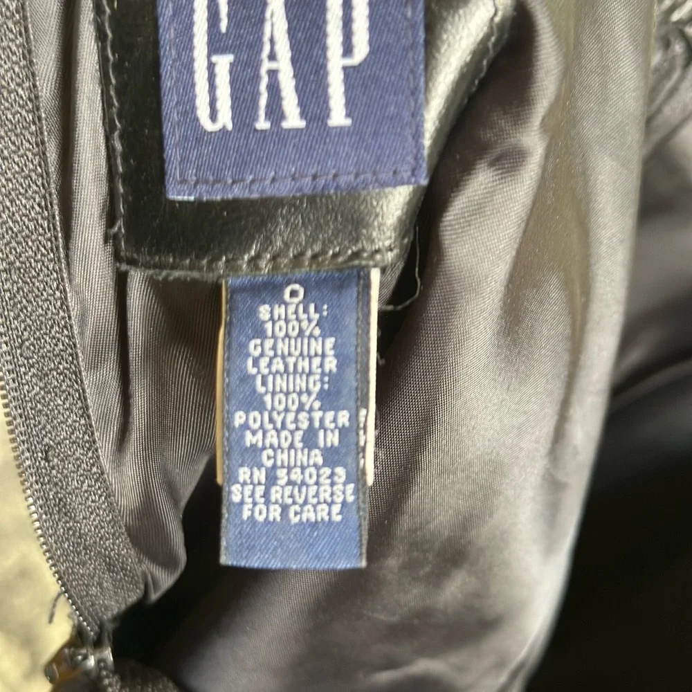 GAP 100% Genuine Leather Black Skirt Size 0 - Picture 2 of 4
